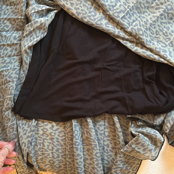 Never Fully Dressed size small green leopard flowy skirt - Picture 4 of 4